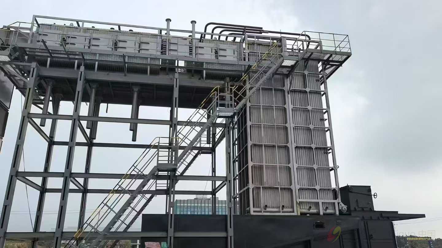SZW25吨生物质往复炉排湖北项目安装现场3.jpg